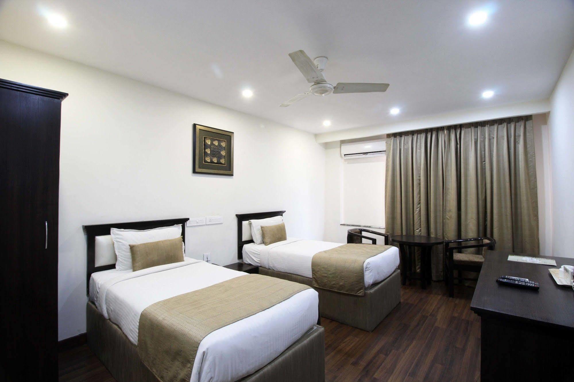 Genx Usha Kiran Agra Hotel Kültér fotó